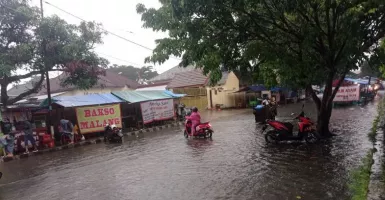 Tiga Hari Hujan, Sejumlah Jalan di Rangkasbitung Terendam Banjir
