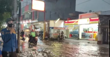 Drainase Meluap, Perumahan dan Jalan di Tangerang Terendam Banjir