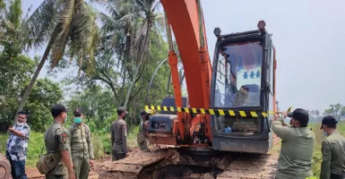 Satpol PP Hentikan Aktivitas Penggalian Tanah di Tangerang