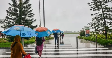 Gunung Kencana dan Lebak Bakal Diguyur Hujan Sedang Siang Hari