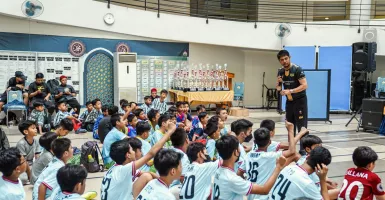 Gelar Coaching Clinic, Nil Maizar Ingin Perkenalkan Para Pemain Dewa United