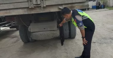 Hantam Belakang Truk Tronton, Pengendara Motor Tewas di Cilegon