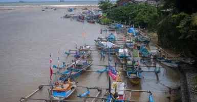 Ada Gelombang Air 4 Meter di Selatan Banten, Warga Pesisir Waspada