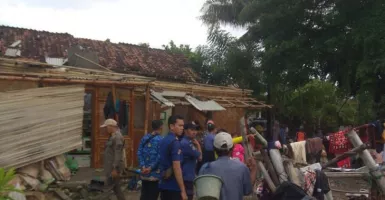 Diterjang Angin Puting Beliung, 69 Rumah Warga Tangerang Rusak