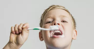 3 Rekomendasi Produk Pasta Gigi yang Aman Jika Tertelan Anak