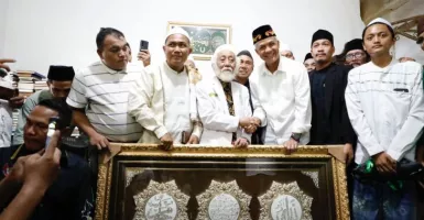 Ganjar Pranowo Sowan ke Abuya Muhtadi di Pandeglang