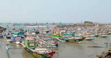 Diterpa Angin Selatan, Nelayan Tradisional di Lebak Tak Melaut