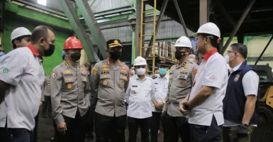 Polisi Ambil Sampel Pabrik Pengguna Batu Bara di Kota Tangerang