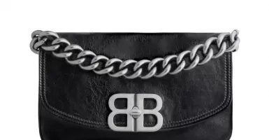 Beli Balenciaga: Dipakai atau Disimpan untuk Investasi?
