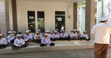 Top, Pondok Pesantren Genggong Cara Mendidik Santri