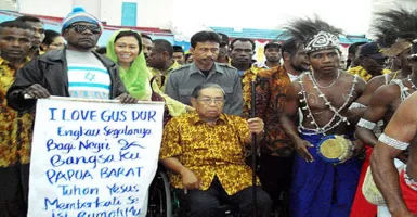 Mengenang Cara Gus Dur Memperlakukan Masyarakat Papua