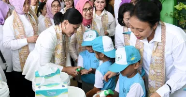 Di Surakarta, Iriana Jokowi Jadi Guru PAUD Sehari