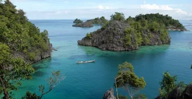 Menikmati Teluk Cinta di Pulau Labengki, Raja Ampatnya Sulawesi