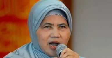 Mamah Dedeh Positif Corona: Kondisi Kini & Profil Sang Pendakwah