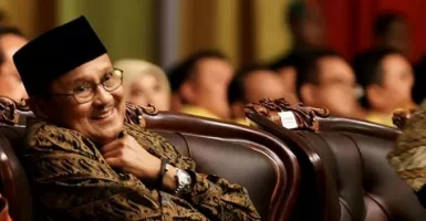 BJ Habibie dan Soeharto Ternyata Punya Hubungan Ayah-Anak