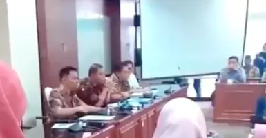 Video Viral Anggota DPRD Provokasi Mahasiswa, Malah Kena Skakmat