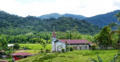 Long Bawan, Desa Terpencil Nan Kaya di Batas Utara Indonesia