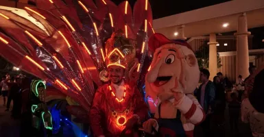 Parade Kostum Sufi Elektrik di Malam Tahun Baru Hijriah