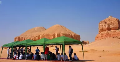 Saudi Izinkan Turis Asing Perempuan Terlihat Auratnya