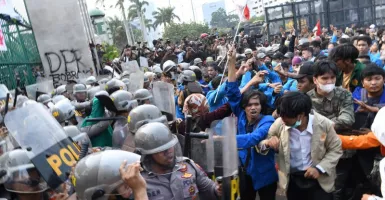 Polisi Aniaya Massa Demo, KontraS Buka Posko Pengaduan Korban