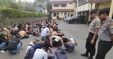 Polisi Temukan Celurit di Tas Pelajar Depok yang Hendak Demo