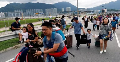 Pedemo Duduki Bandara Internasional Hong Kong