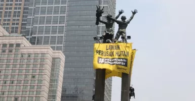 Anies: Aksi Greenpeace Bentangkan Spanduk di Bundaran HI Wajar