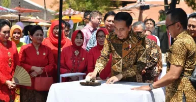 Jokowi: Jadikan Batik Sebagai Jati Diri Bangsa