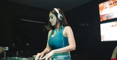 4 DJ Seksi Indonesia, Cantiknya Melanggar Undang-Undang