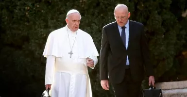 Dokumen Keuangan Bocor, Bodyguard Paus Fransiskus Undur Diri