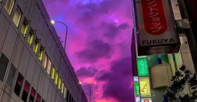 Diterjang Topan Hagibis, Langit Jepang Berubah Jadi Pink Keunguan