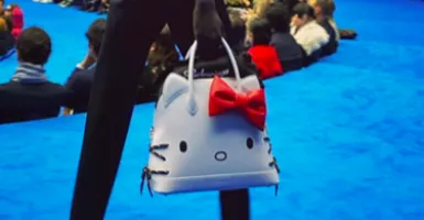 Balenciaga Rilis Tas Pria Bergambar Hello Kitty, Mau Pakai?