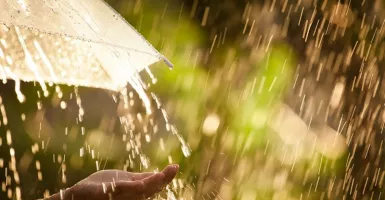 Siap-siap Payung! BMKG Prediksi Pekan Depan Turun Hujan Lebat