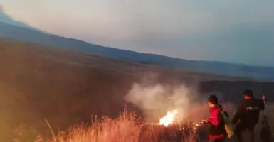 Kebakaran Hutan Makin Meluas, Jalur Pendakian Rinjani Ditutup