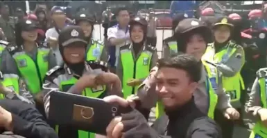 Alih-alih Rusuh, Demo Buruh di Semarang Malah Begini