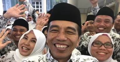 Jokowi Tetap Lanjutkan Selfie dengan Masyarakat