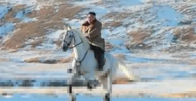 Kim Jong-un Berkuda di Gunung Keramat, Tanda 'Kiamat' Dekat?