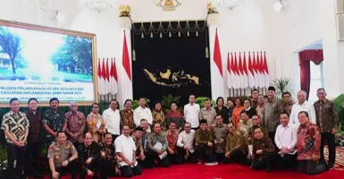 Netizen Serukan ke Jokowi, Nama-Nama Menteri Ini Layak Bertahan