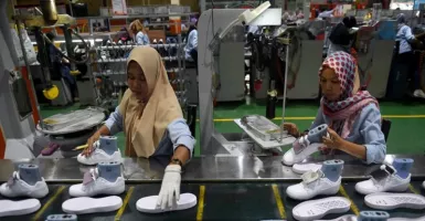 Upah Buruh: Industri Sepatu Pelototi Kenaikan UMP di 4 Provinsi 