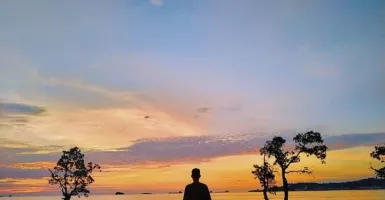 Senja yang Syahdu di Pantai Nirwana, Sumbar