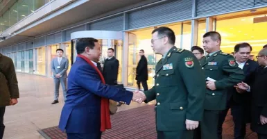 Gagahnya Menhan Prabowo saat Disambut Pejabat Militer Cina