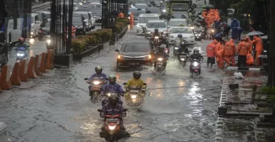 BMKG: Jakarta Diguyur Hujan Lebat dan Angin Kencang