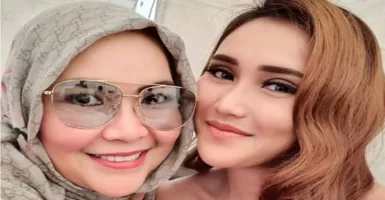 Hari Ibu: Seleb Ini Unggah Foto Bareng Bunda