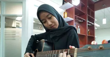 Yuk, Mainkan Chord Gitar Sugeng Dalu Karya Denny Caknan