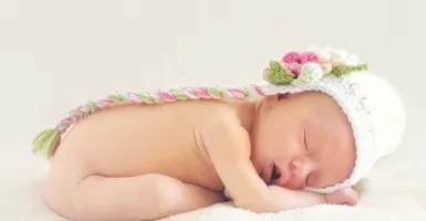 Bayi Tidur Tengkurap Memang Bikin Gemas, Tapi…