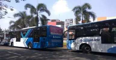 183 Bus Transjakarta Layani Penumpang Pada Malam Tahun Baru