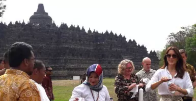 Putri Mahkota Denmark Takjub Melihat Kemegahan Candi Borobudur