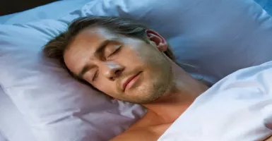 5 Manfaat Tidur Tanpa Caldem Bagi Pria, Nomor 1 Bikin Hangat