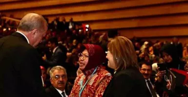 Wanita Cerdas dan Tegas Bakal Pimpin Jakarta, Tri Rismaharini?