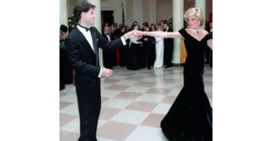 Gaun Putri Diana saat Dansa dengan John Travolta Kembali Dilelang